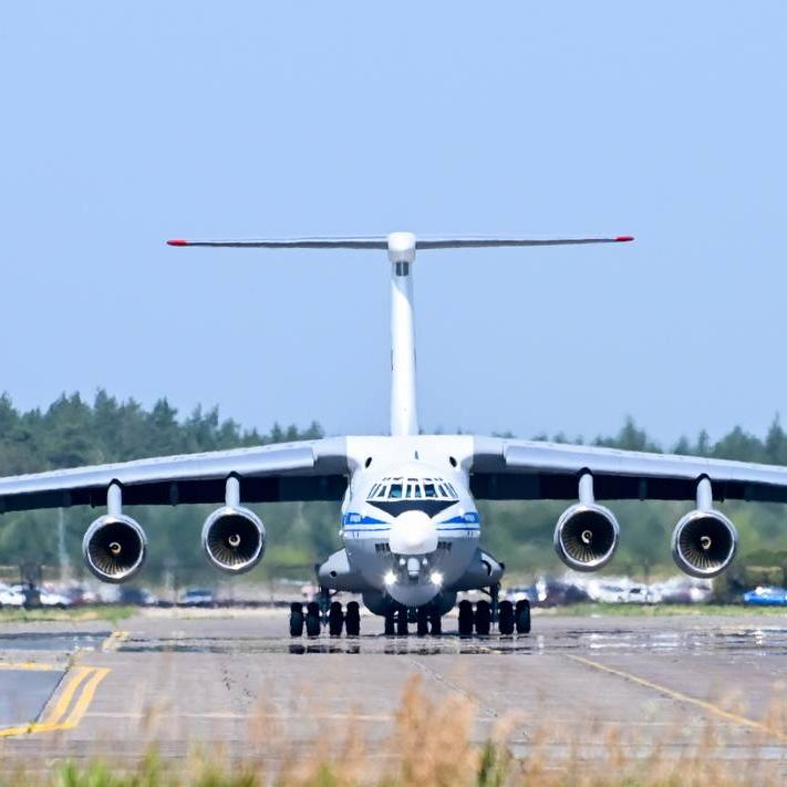 Ростех впервые в истории современной России покажет за рубежом тяжелый транспортный самолет