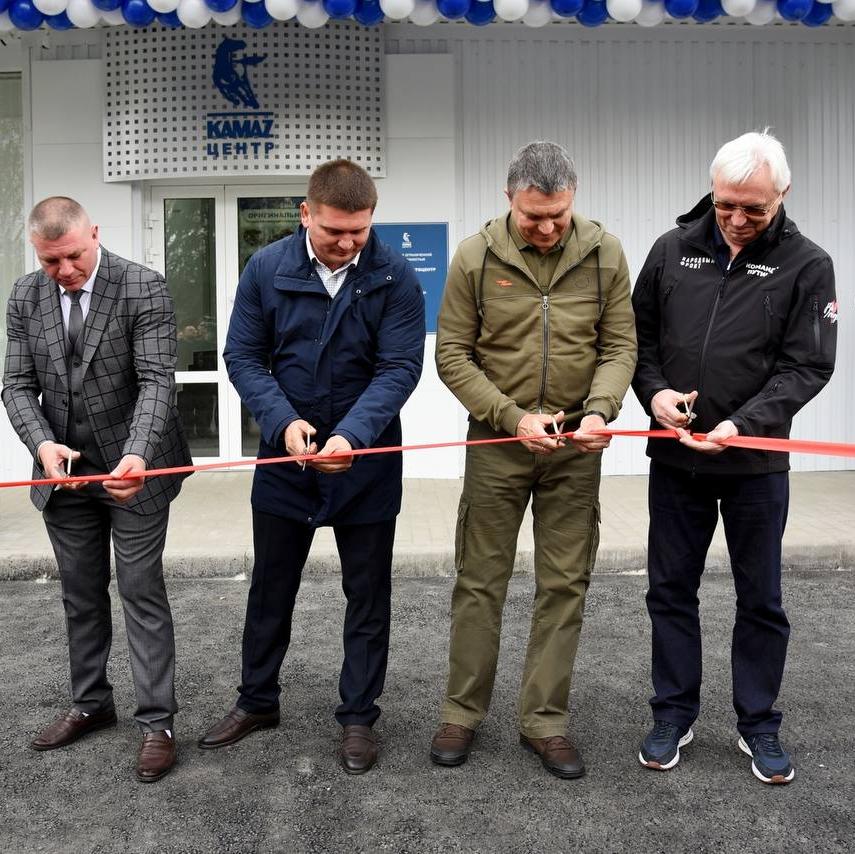 КАМАЗ открыл автоцентр в Луганске