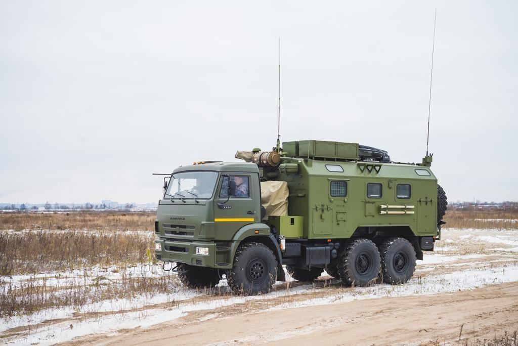 Ростех поставил Росгвардии комплекс связи на базе автомобиля высокой проходимости 