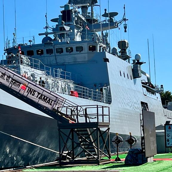 «Рособоронэкспорт» передал Индии построенный в России фрегат проекта 11356 Tamal