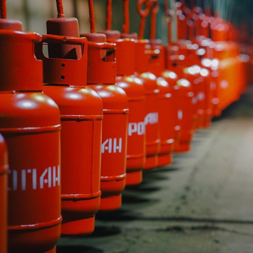 Волчанский механический завод отправил несколько тысяч газовых баллонов в Омскую область