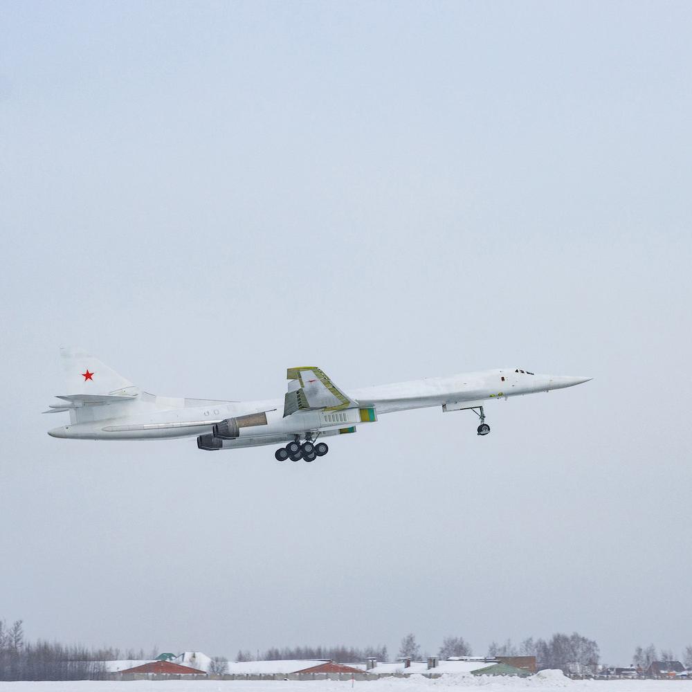 Первый вновь изготовленный Ту-160М совершил очередной полет